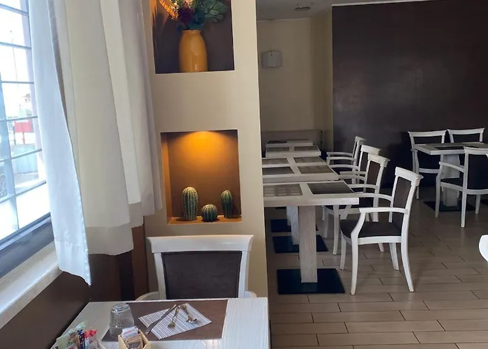 325 Tor Vergata Otel Roma