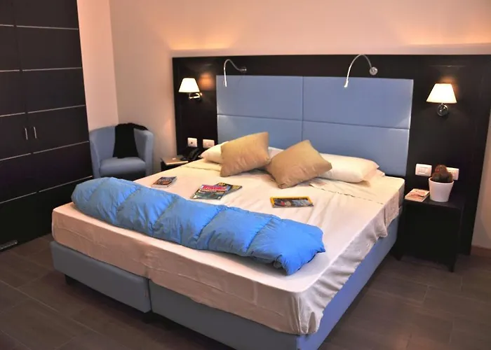 325 Tor Vergata 3* Roma