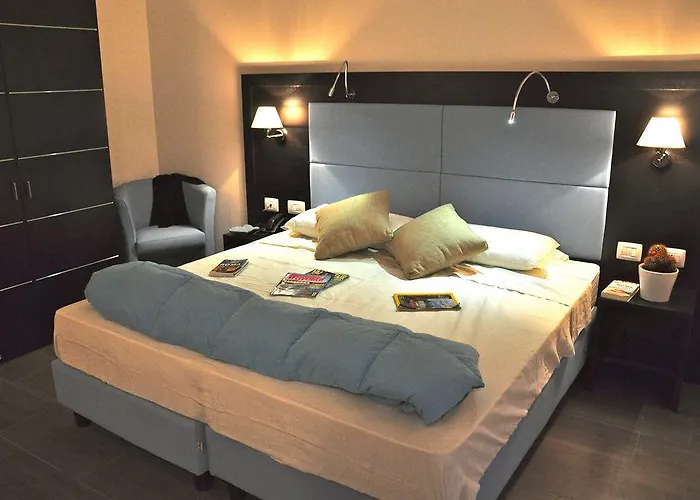 325 Tor Vergata Otel Roma