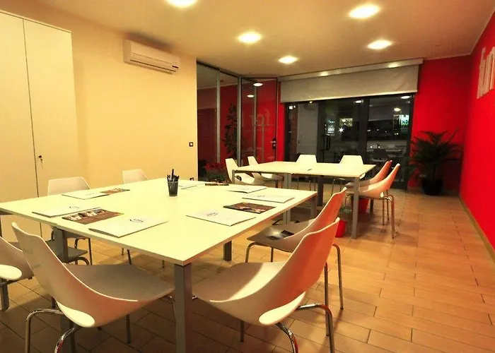 325 Tor Vergata Otel 3*